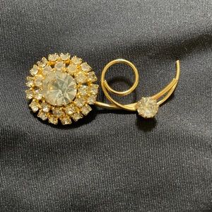 Crystal flower brooch